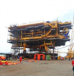 THI CÔNG SÀN NÂNG CHỐNG TĨNH ĐIỆN CÔNG TRÌNH RC8 WELLHEAD PLATFORM