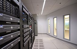 THI CÔNG SÀN NÂNG KỸ THUẬT HPL CHỐNG TĨNH ĐIỆN – PHÒNG SERVER
