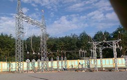 THI CÔNG SÀN NÂNG KỸ THUẬT HPL CHỐNG TĨNH ĐIỆN – TRẠM ĐIỆN 220KV KRÔNG ANA
